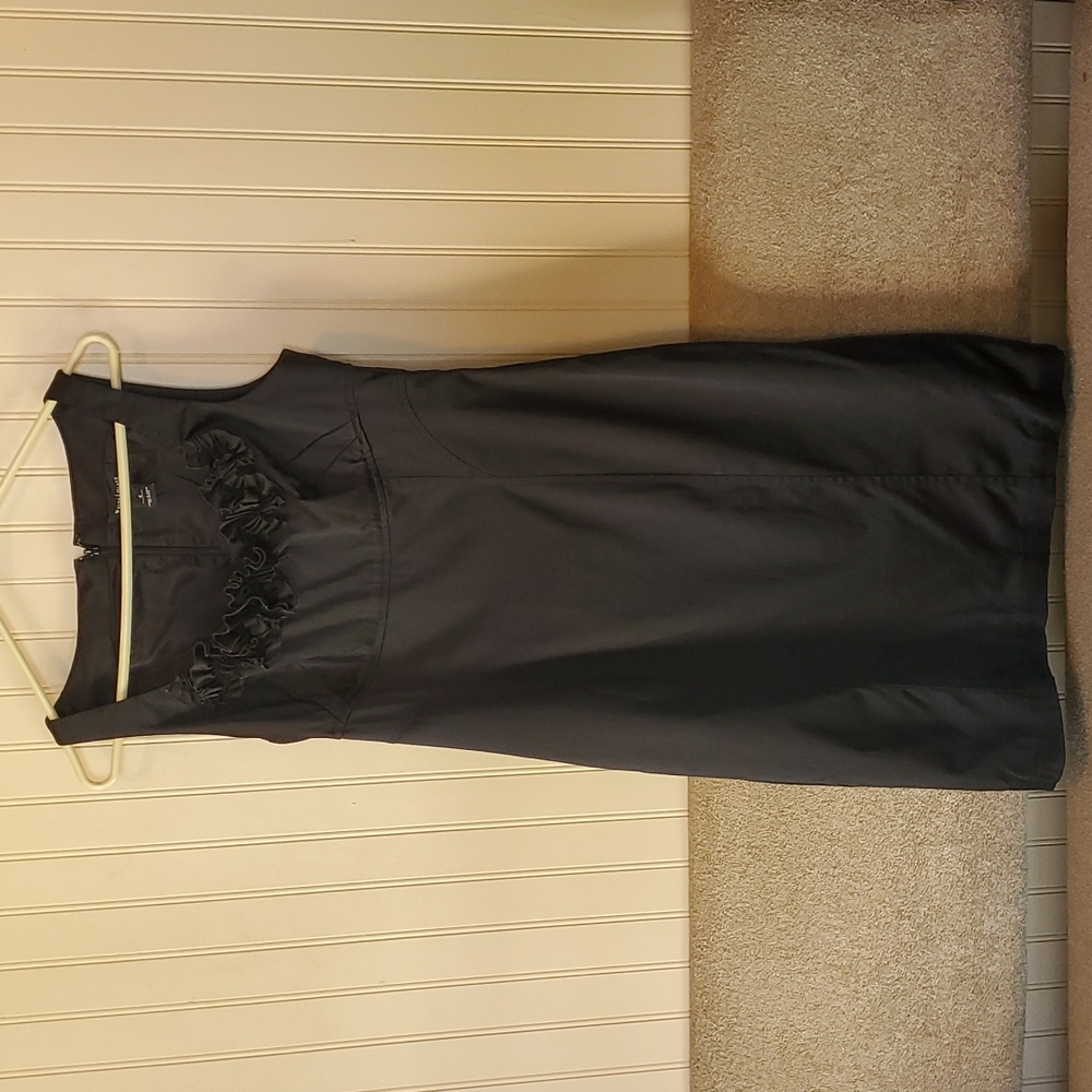 WHBM dress black size 6 floral lined zipper back